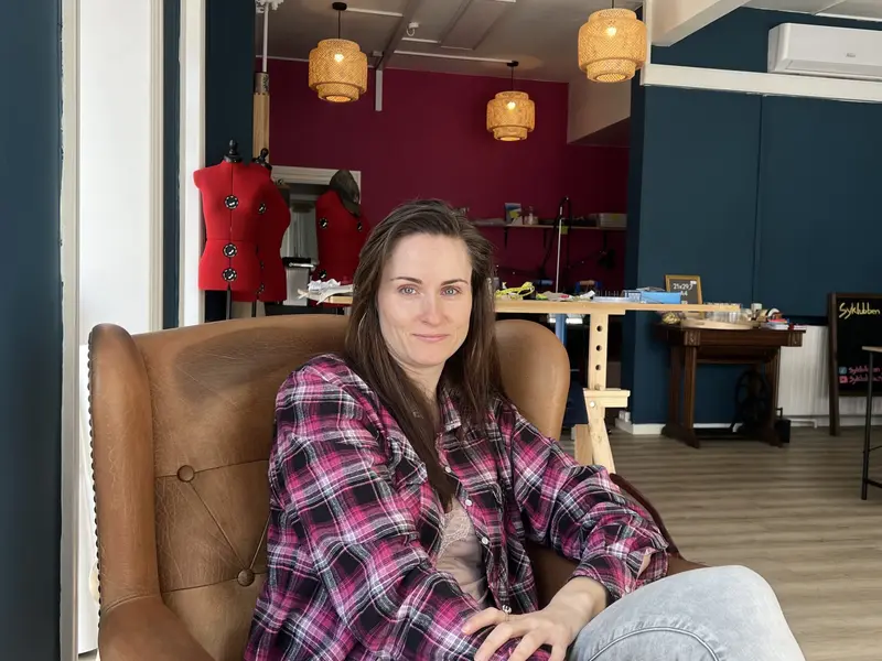 Nyåbnet SyKlub i Fredericia skal samle kreative sjæle om symaskinen