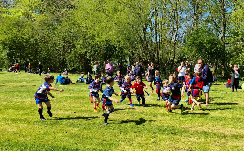 Over 300 unge rugbyspillere skabte festdag i Erritsø