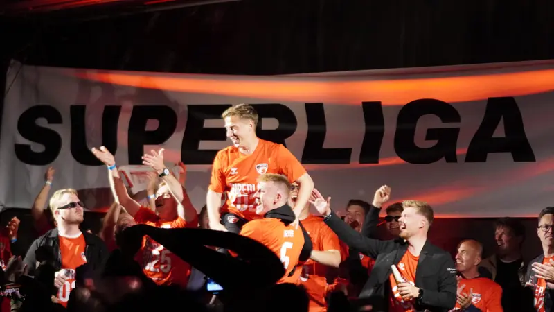 En nat, Fredericia aldrig vil glemme: Superliga-oprykningen fejret med brag