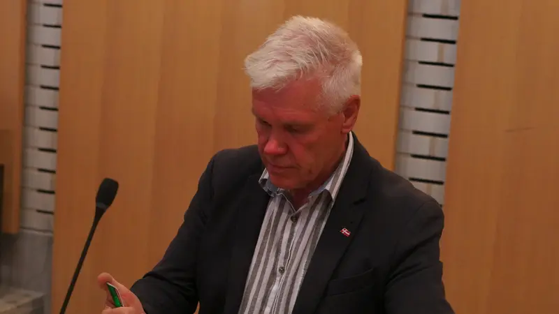 Det klinger hult at takke sponsorerne, når vi fravælger dem lokalt