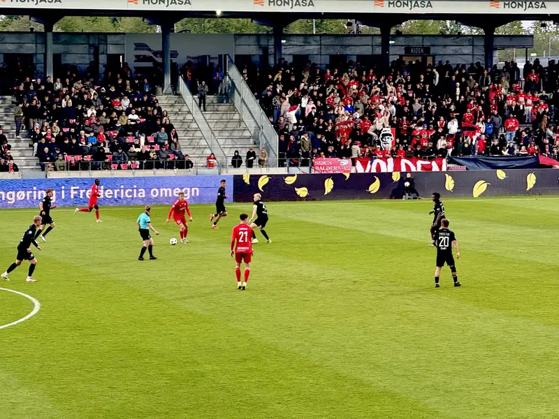 Lokalrivalerne besejret – nu kalder Superligaen