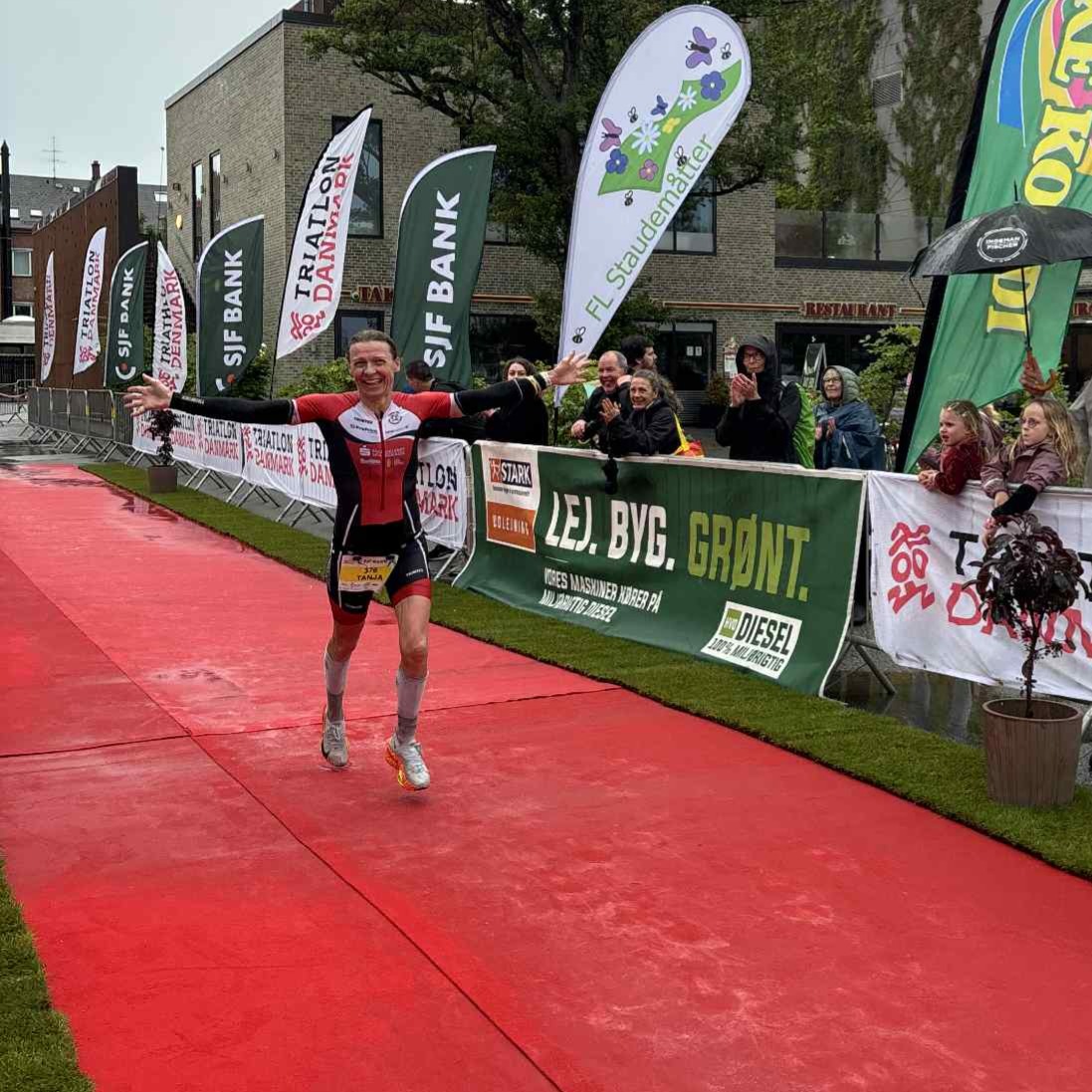 Fredericia har fået en ny Danmarksmester: Tanja trodsede vejr og bølger