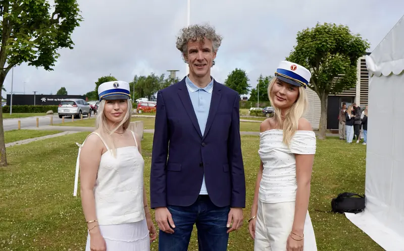 Lettelsen var stor, da de første studenter fik huen på IBC