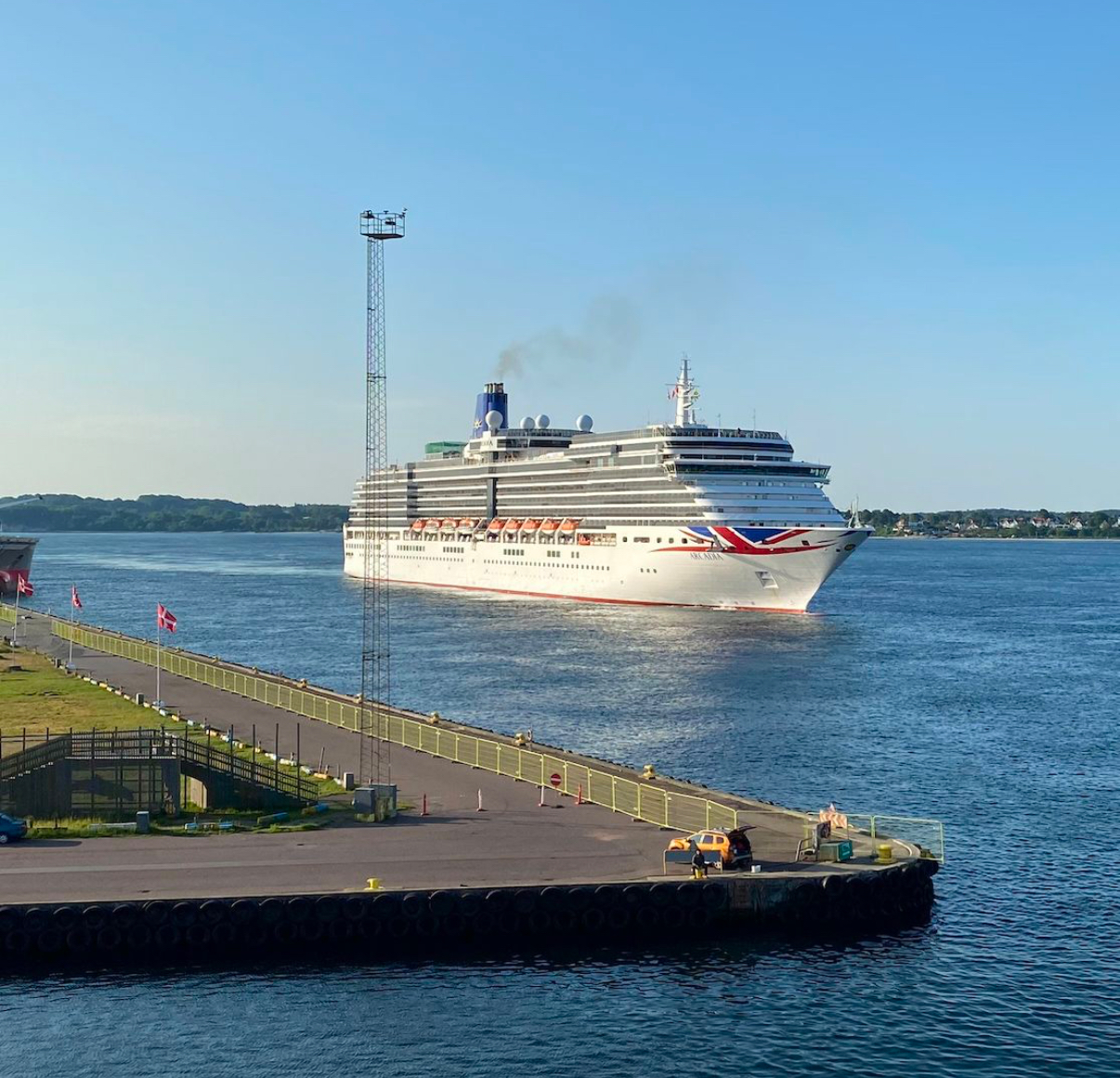 Sol og store smil på havnen: Krydstogtskibet Arcadia på besøg i Fredericia