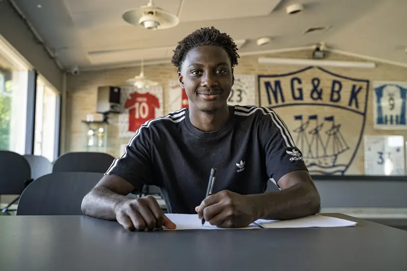 Middelfart henter fransk talent i schweizisk storklub