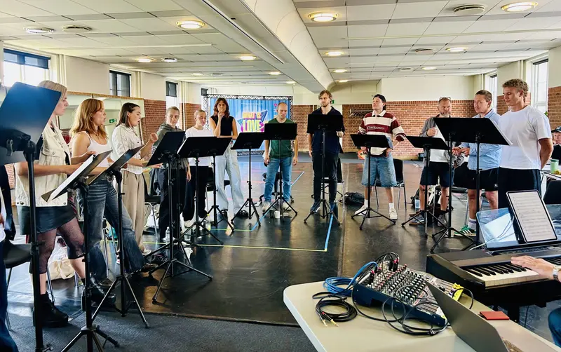 What Is Love giver 90’erne nyt liv på Fredericia Musicalteater