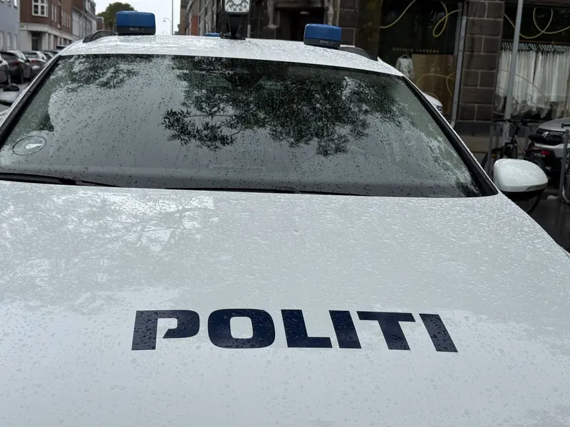Betjente rykkede ud til flere gader i Fredericias centrum: Anholdelse bag aktionen, men politiet tier om resten