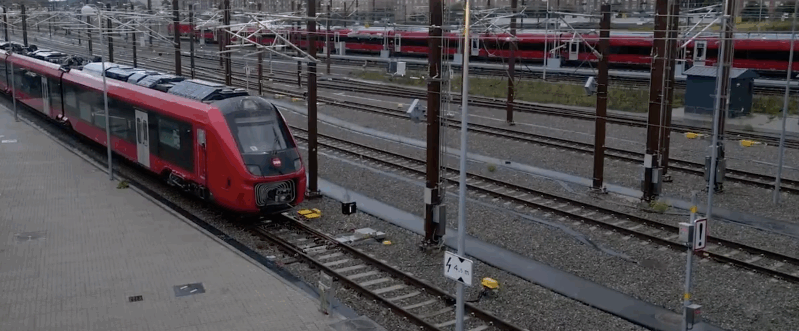 Det første IC5-tog er landet i Danmark