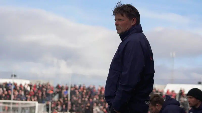 Følelsesladet dag for Michael Hansen: Sønnen fik debut i 4-1-sejr