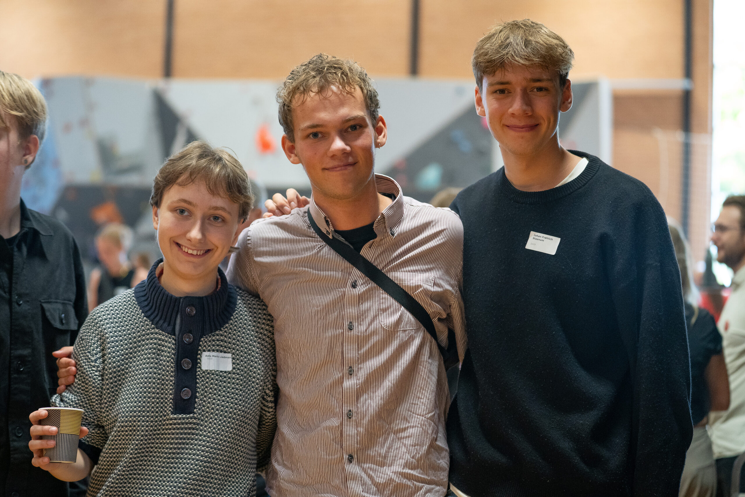 Gensynsglæde og gamle minder på Skanderup Efterskole – »Det startede alt sammen her«