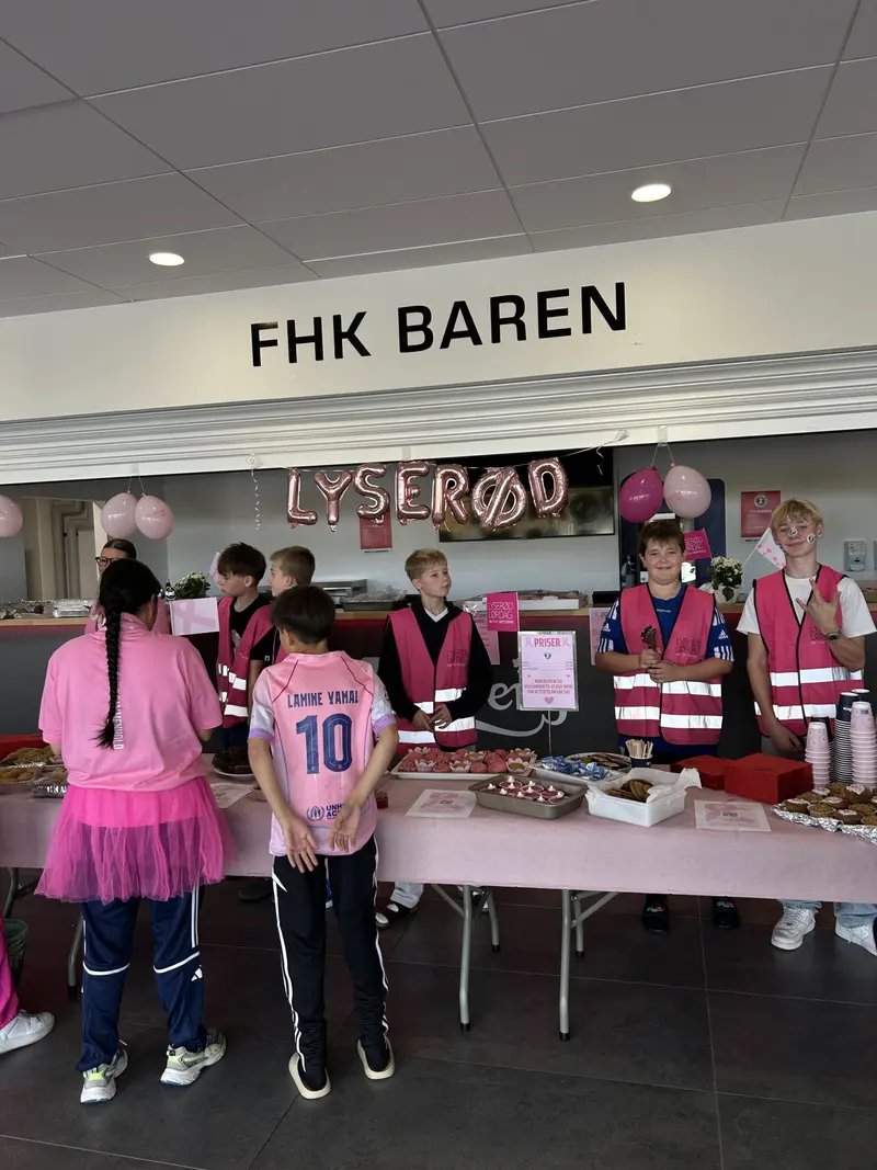 FHK farver Idrætscentret lyserødt hele weekenden