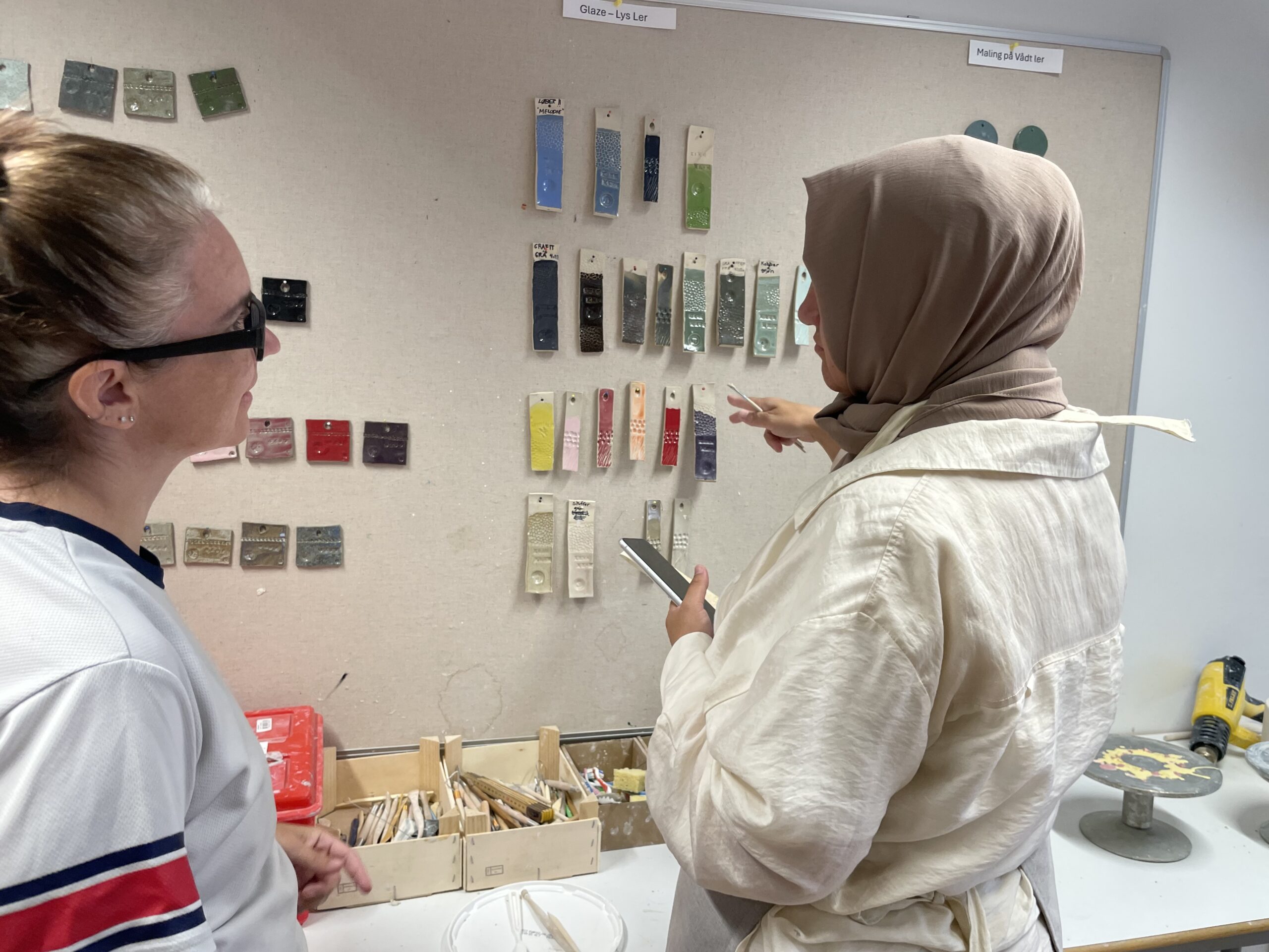 Kulturspejle åbner på CLAY – et rørende indblik i livet som asylansøger