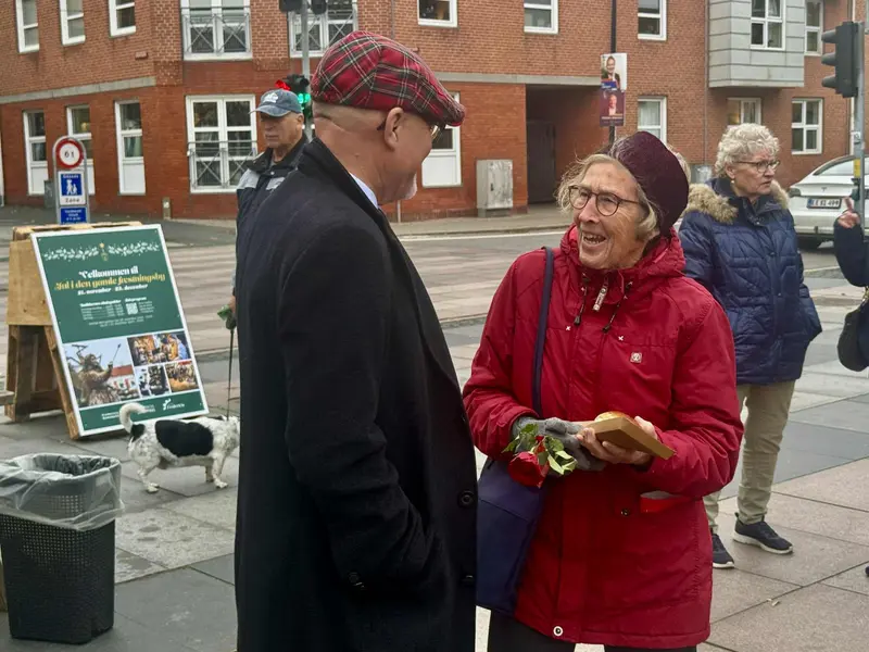 Socialdemokratiet møder byen: Gratis pølser og åbne samtaler
