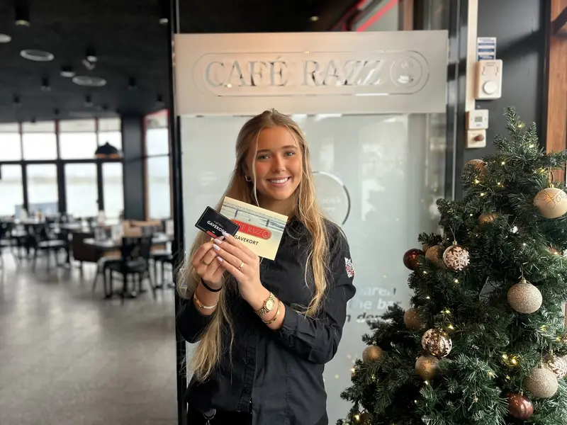 Låge 12: Café Razz: Julens tempo – fra brunch til Bingo Bango