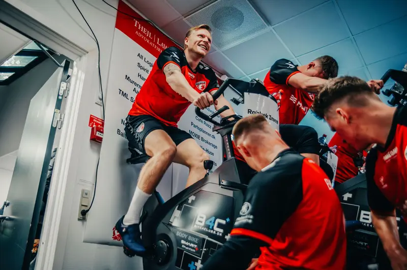 773.000 kroner på én time: FC Fredericias spinningevent slår alle rekorder