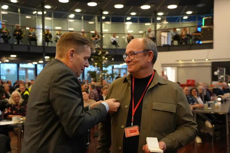 Carsten fik medalje for mere end 40 år i forsyningen