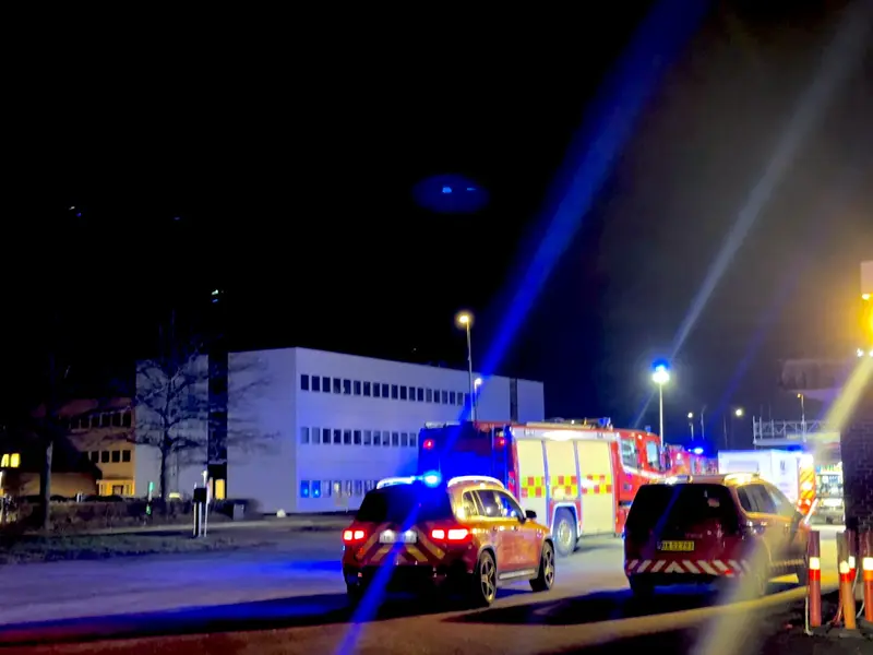 Brand i industribygning på Vejlevej i Fredericia – stort beredskab på stedet