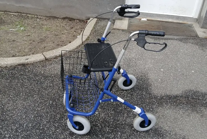 Politiet finder efterladt rollator ved havnebassin