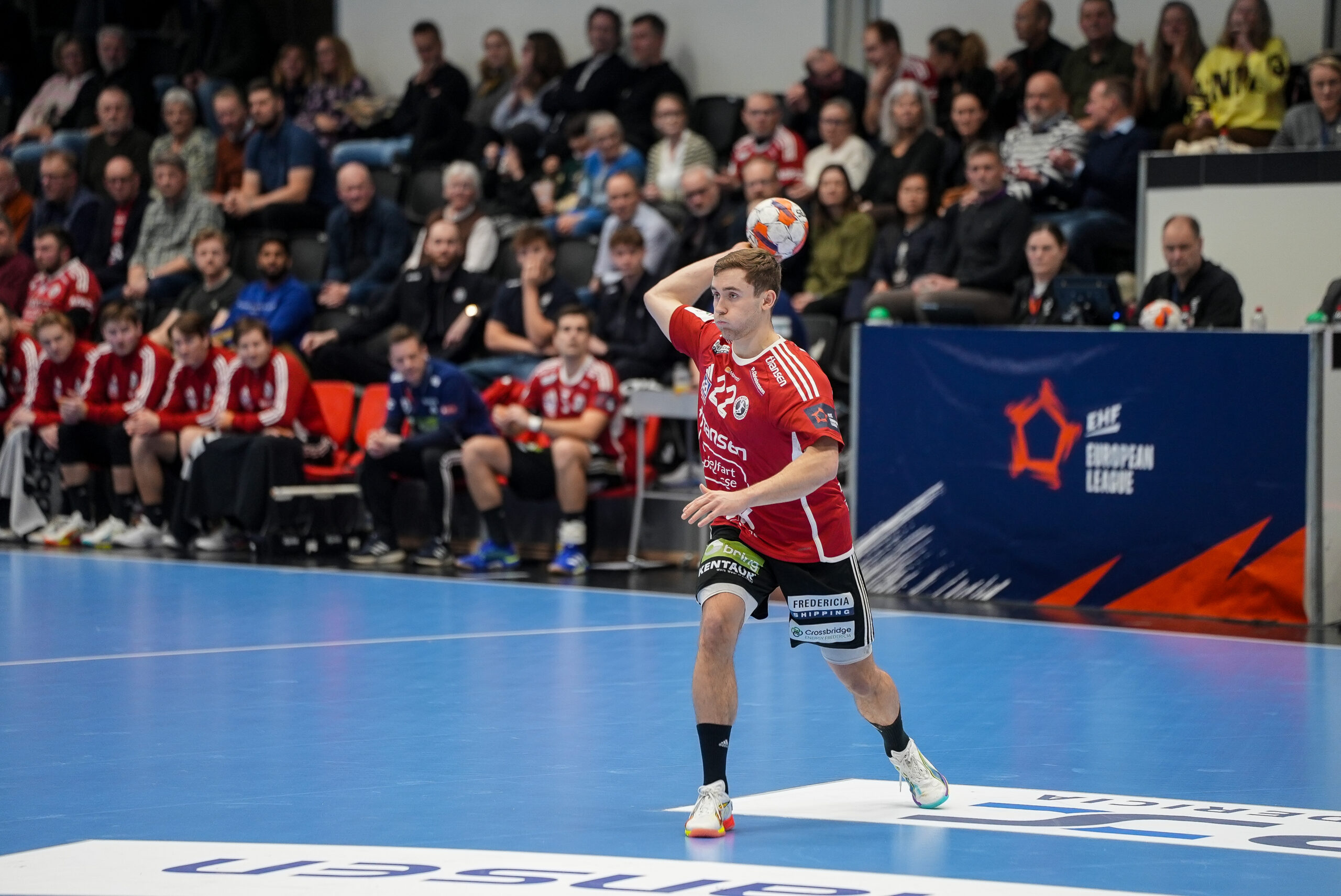 Live fra Fredericia: Kan FHK drille de regerende mestre?