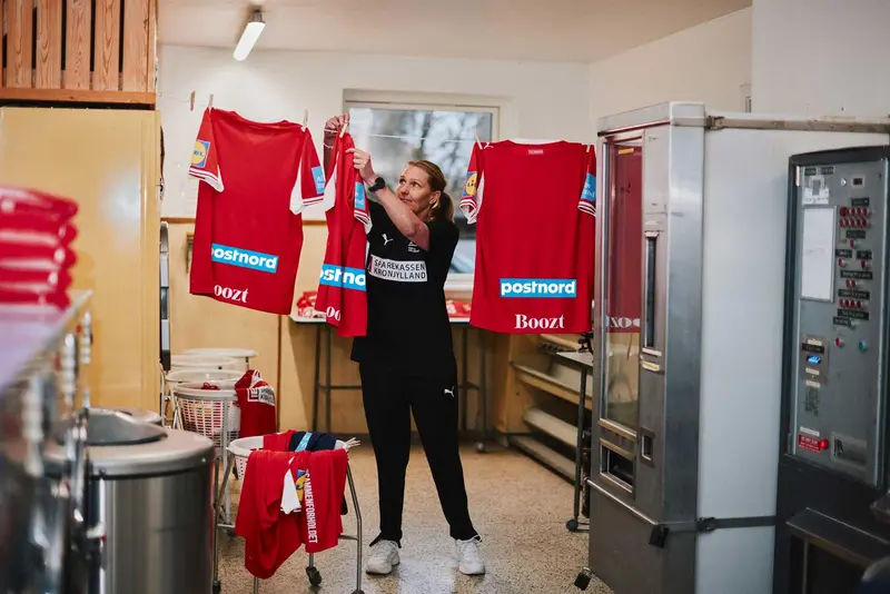 PostNord rykker ind på landsholdstrøjen hos Håndboldkvinderne