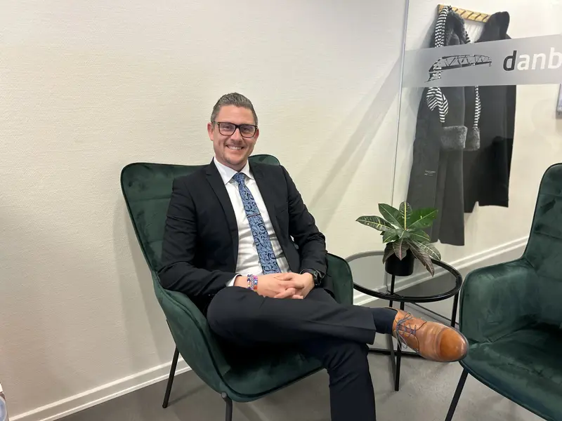 Adam vil gøre bolighandel ordentligt midt i andres store beslutninger