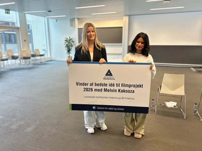 To elever fra IBC vendte fordommene om Fredericia – nu skal deres idé blive til kampagne med Melvin Kakooza