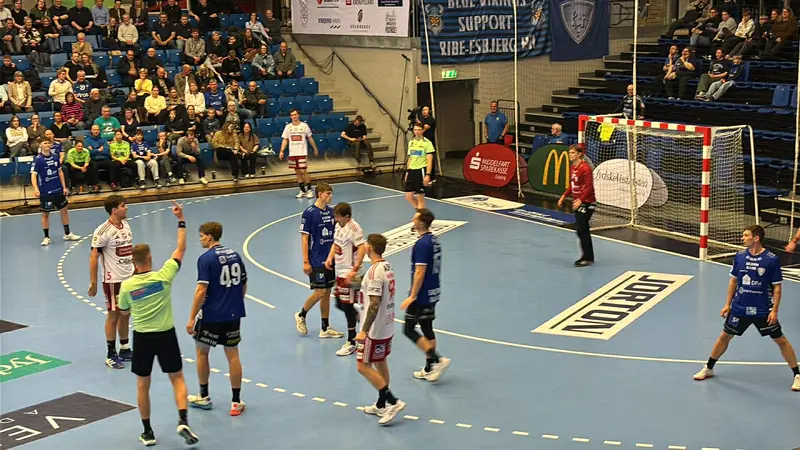 FHK faldt sammen: Slutspilsskæbnen afgøres på lørdag