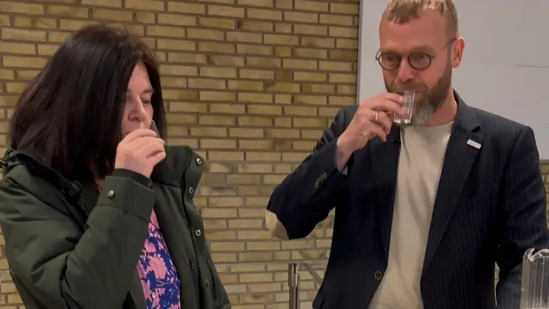 Politikere smagte på vand og diskuterede fremtidens drikkevand
