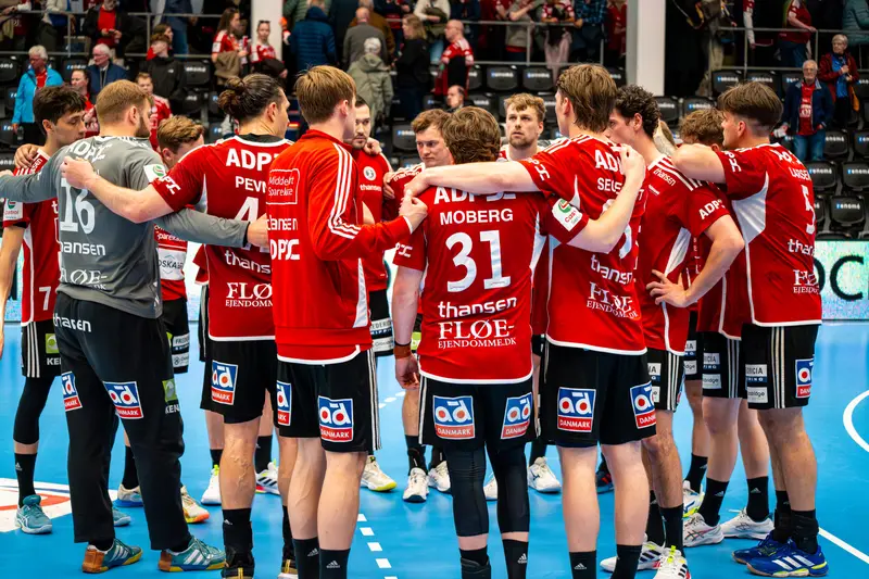 LIVE: FHK jagter spinkelt semifinalehåb