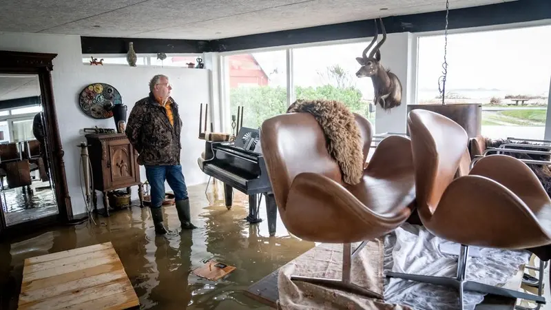 Stormfloder efterlader kystbeboere med store regninger og psykiske ar