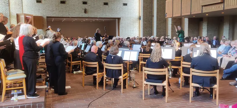 Forårskoncert fyldte Christianskirken med dramatik, fællesskab og dansk musikglæde