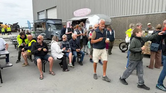 Flere hundrede borgere fik et kig bag hegnet på Nyborg Havn