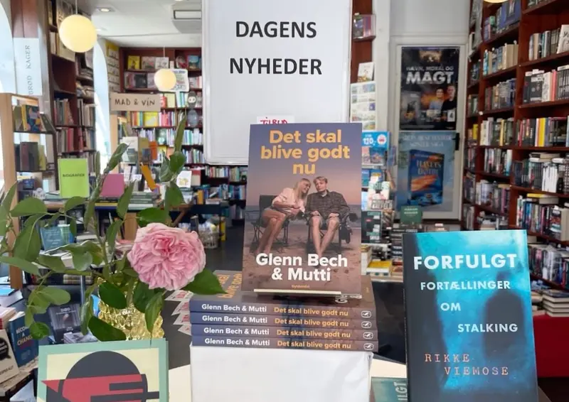Glenn Bech slutter sin turné mellem reolerne i Gothersgade
