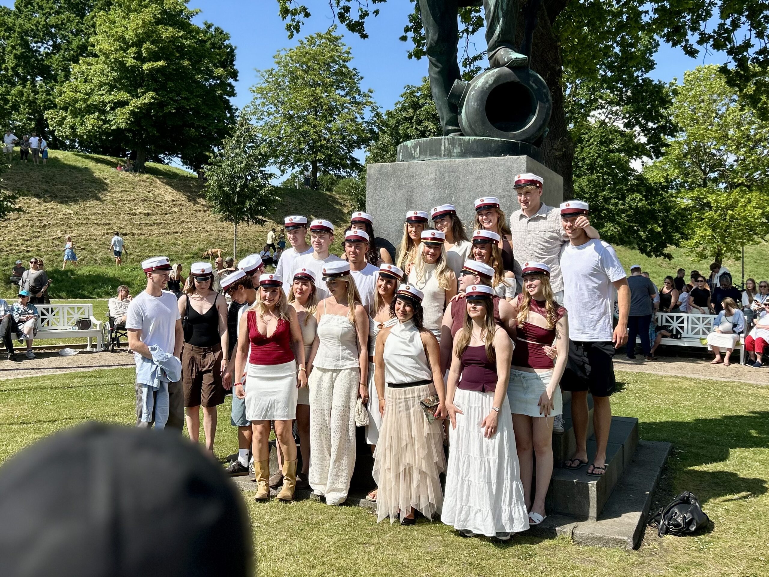 For første gang stod alle byens studenter i samme ring om Landsoldaten