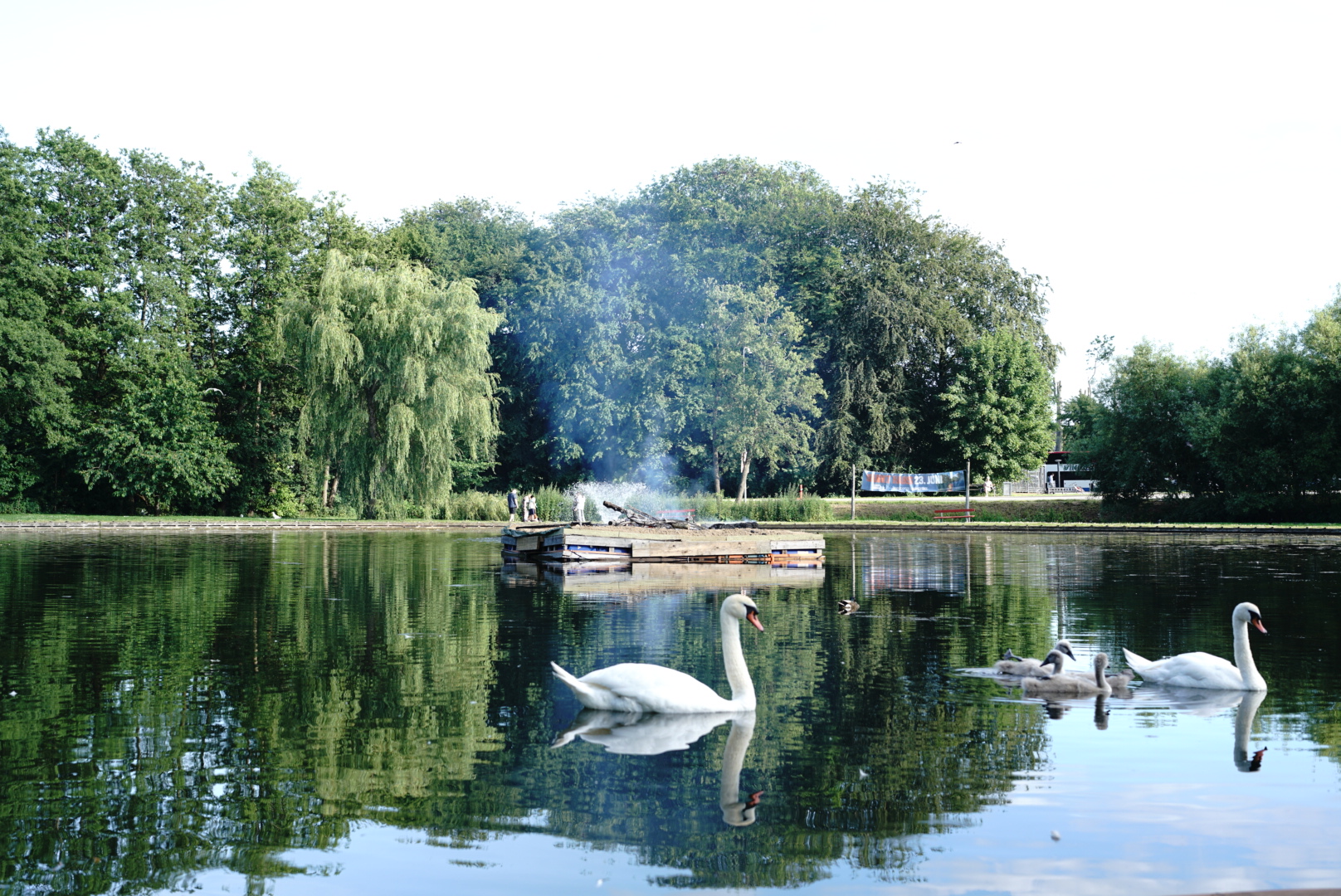 Borgmesteren gik fra bål til bål og lovede nyt liv i Kanalbyen