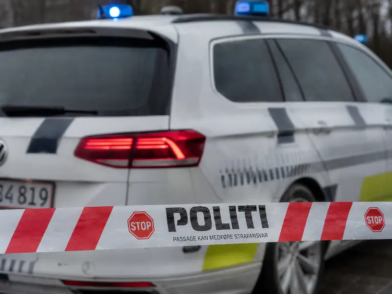 Mand sparket i maven og truet med kniv – politiet søger vidner