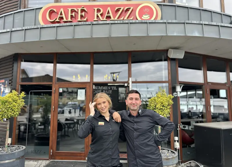 Café Razz lever af sommeren ved Lillebælt: »Huset er simpelthen fyldt«