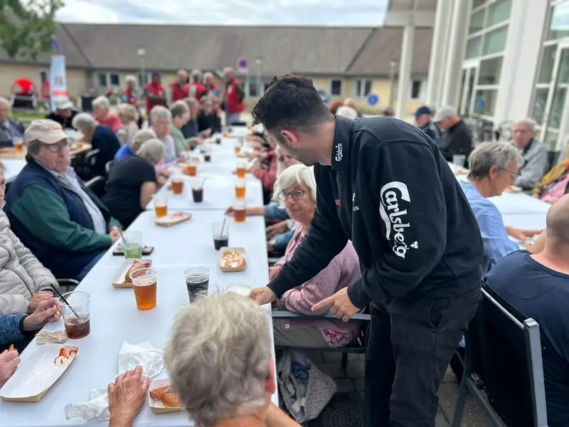 Piloterne kørte gæsterne til voksendiskotek på Fænøsund