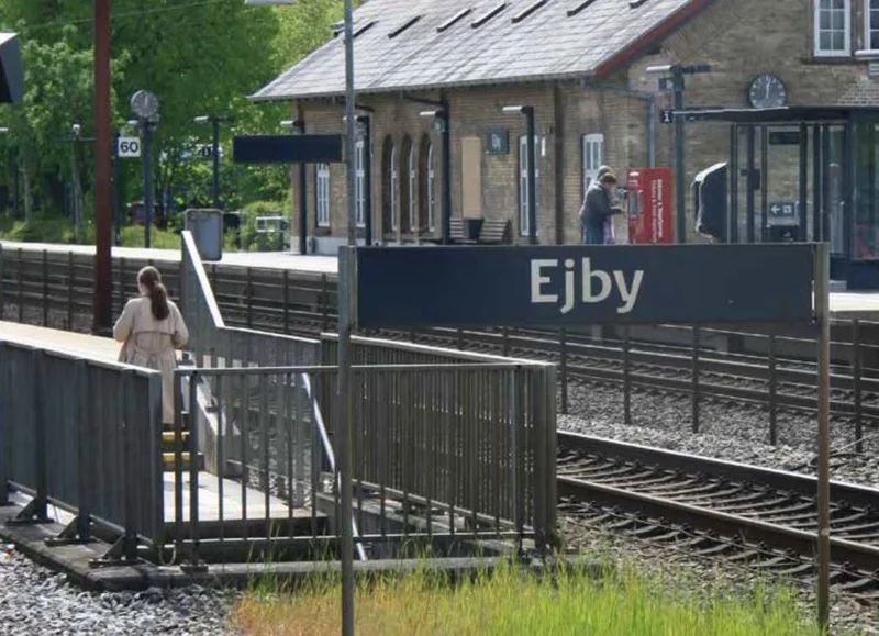 Ejby Station får gangbro med elevator til 41,7 millioner