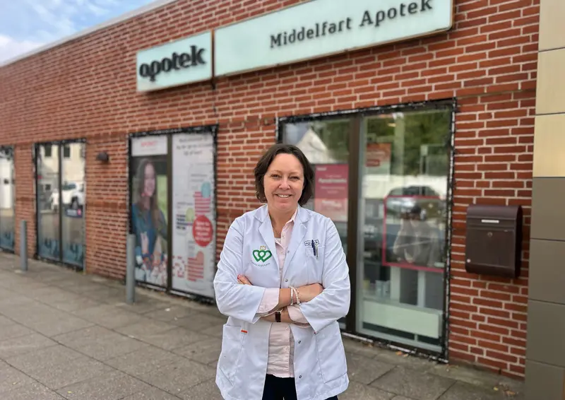 Apotekeren har en disk på hver side af Lillebælt: Hun ser to byer med hver deres styrke