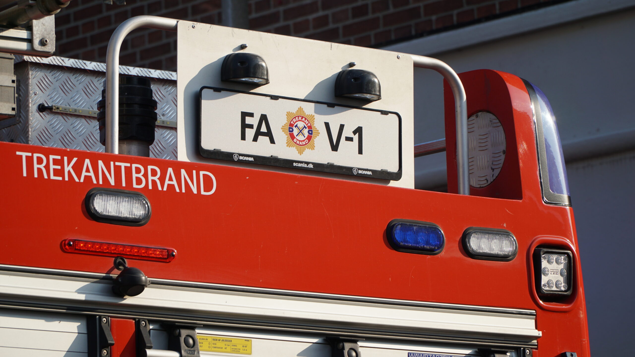 Glemt olie på komfur førte til brand og sigtelse i Fredericia