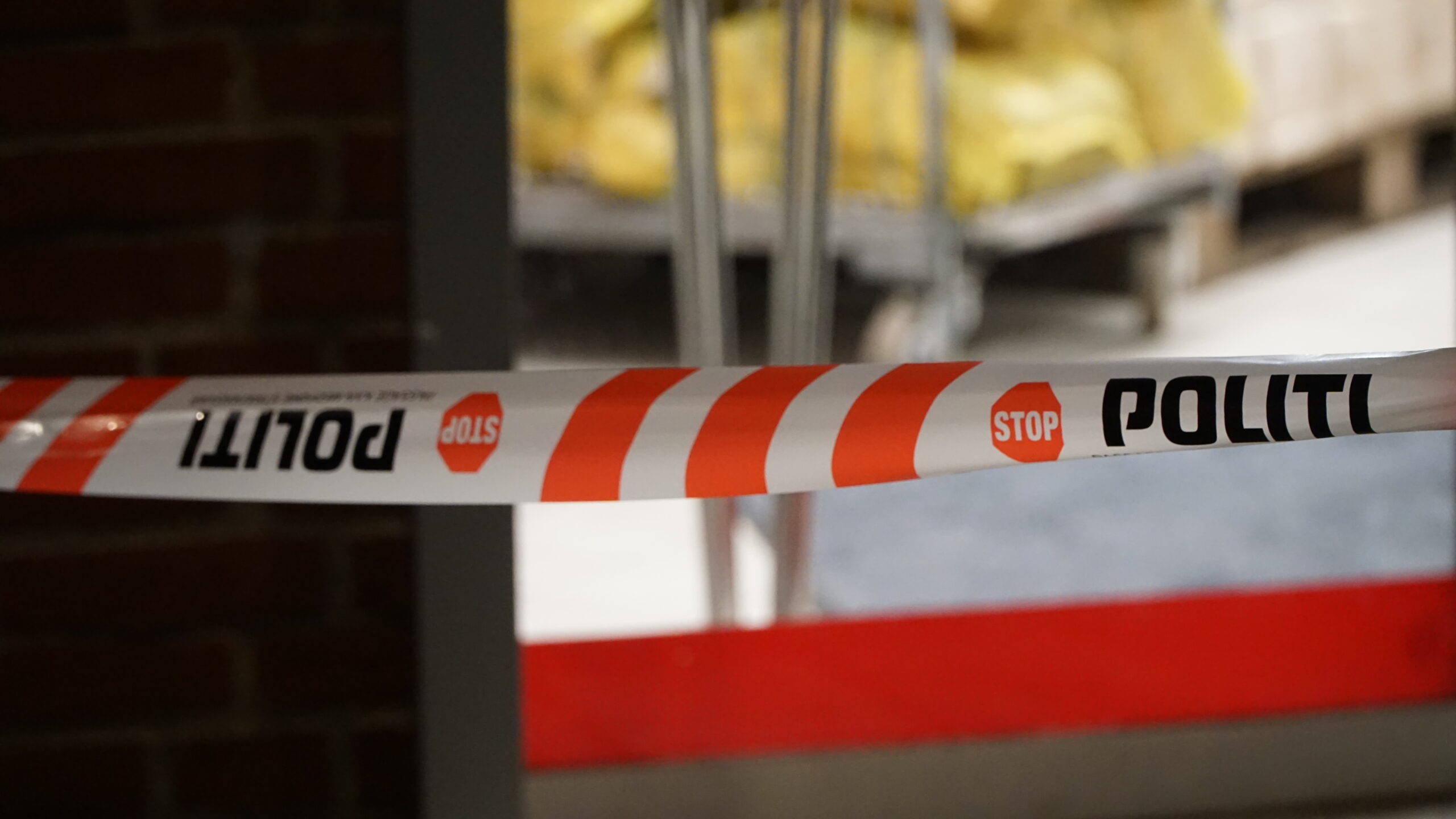 Tragisk frontalkollision på Koldingvej: Ung mand død og flere i kritisk tilstand