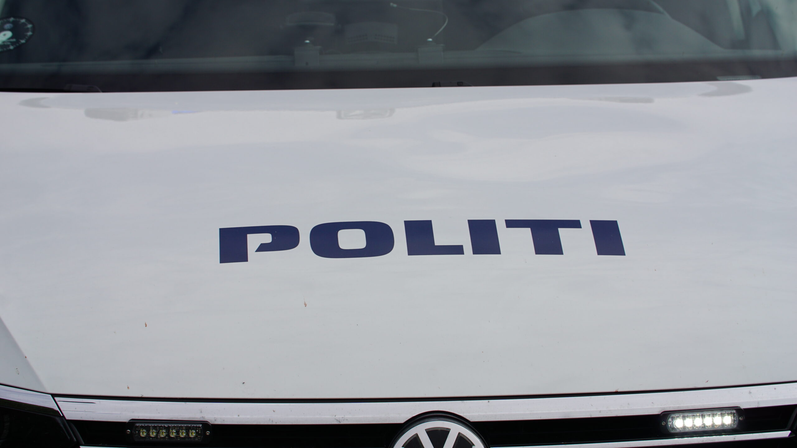 Én ransagning blev til to: Politiet fandt stoffer, våben og 218 puffbars