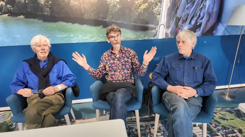 De tre forfattere (fra venstre Ole Heilmann-Clausen, Jacob Heilmann-Clausen og Claus Heilmann-Clausen) under boglanceringen d. 10. april 2025.