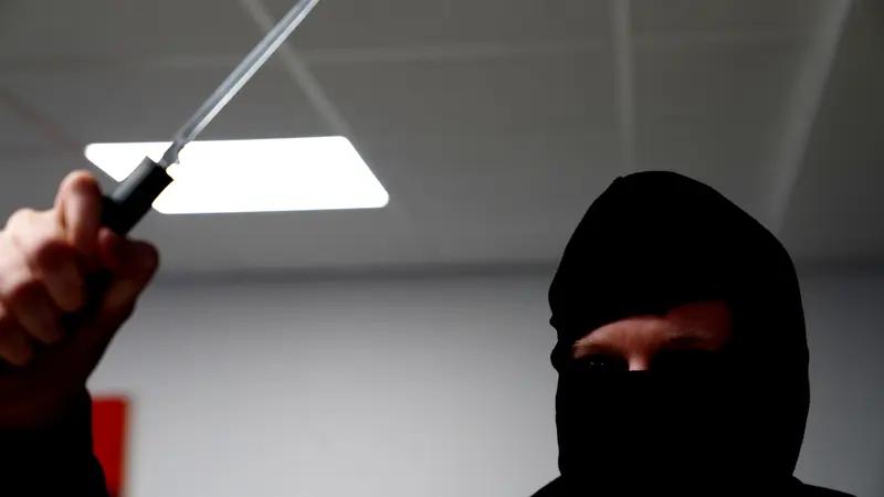Mand iført blå maske forsøgte at lave røveri